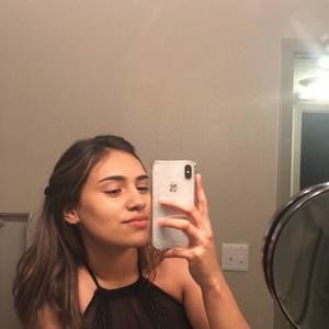 Meet your Posher, Priscila